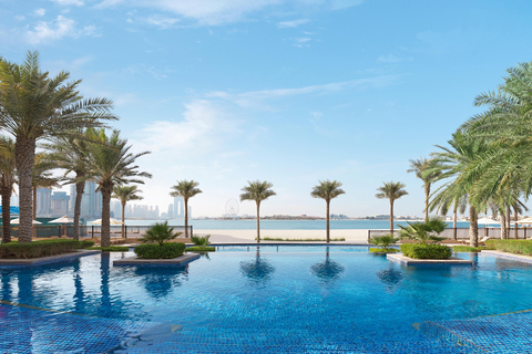 Dubai: Fairmont the Palm Pool und StrandzugangShine Bright &amp; Bask Bold - Front Row Cabana F&amp;B Einlösbar