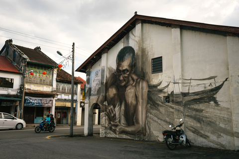 Penang Guided Day Tour with Georgetown, Batik & Beach Sunset