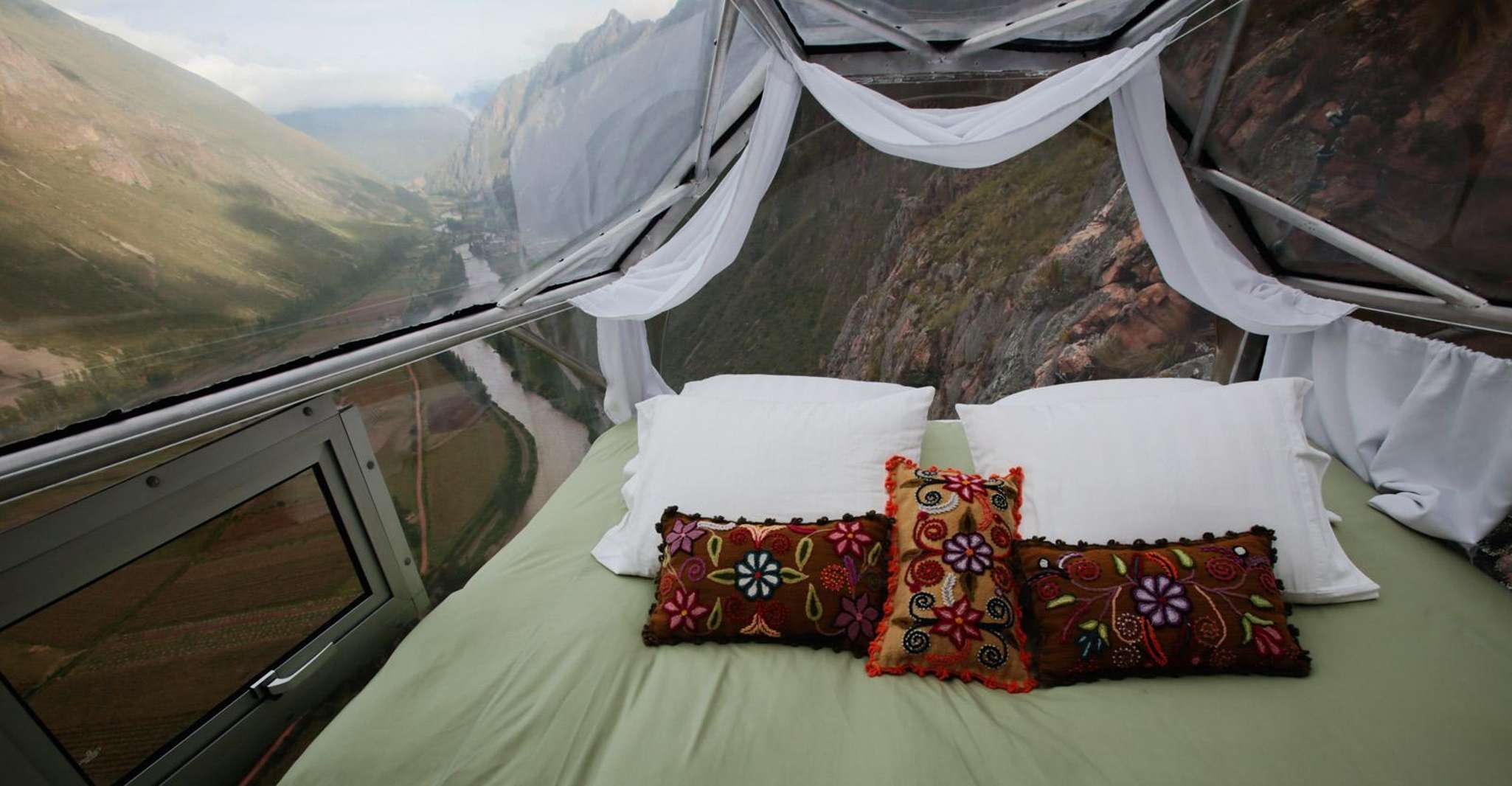 Cusco |Overnight at Skylodge + Via ferrata and zip line - Housity
