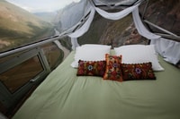 Cusco | durante la noche en Skylodge + Via Ferrata y Zip Line - Housity