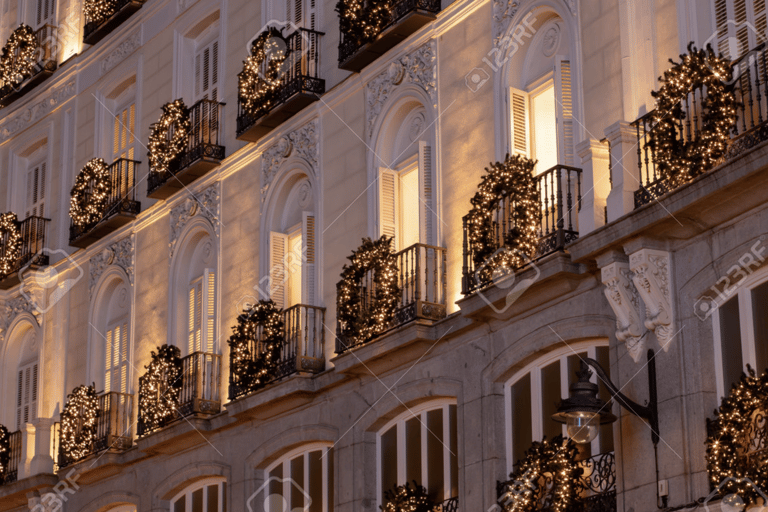 Madrid kerstlichtentour in een tuktukMadrid kerstlichtentour in een Tuk Tuk