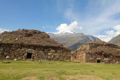 Laguna Rocutuyoc and Honkopampa Ruins Private Service