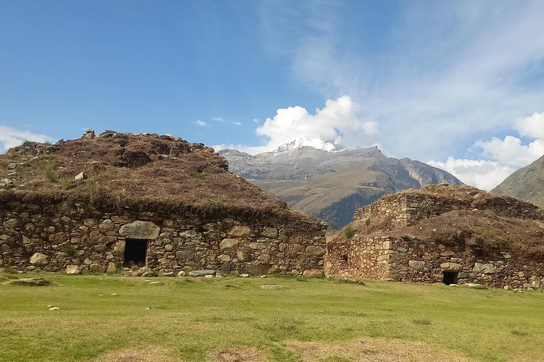 Laguna Rocutuyoc and Honkopampa Ruins Private Service