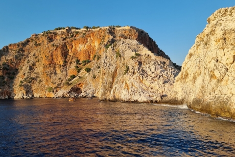 Alanya: Catamaran Boat Trip with Sunbathing and Swimming Transfer from Alanya Hotels