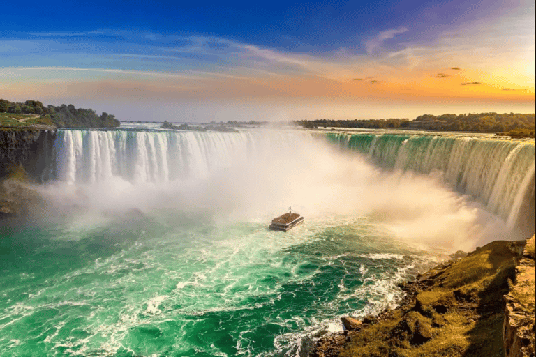 Niagara Falls: Small Group Tour with Wine Tasting and Cruise