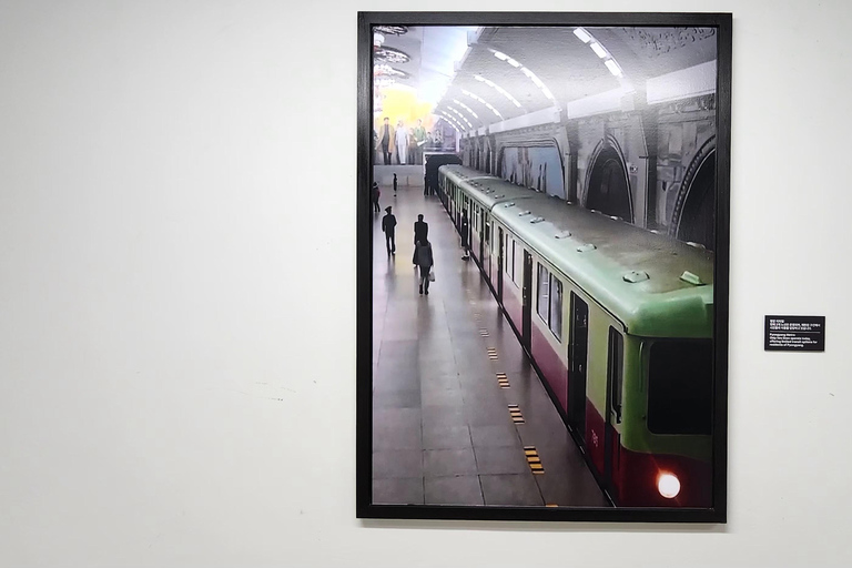 Meeting a North Korean Defector & North Korean Border