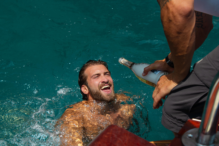 Sorrento: Capri Boat Tour with Drinks - Under 30 Experience Tour in English and Italian