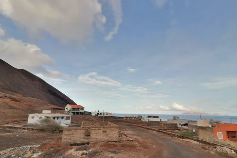 Sao Vicente: Baía das Gatas and Praia Grande Volcano Tour