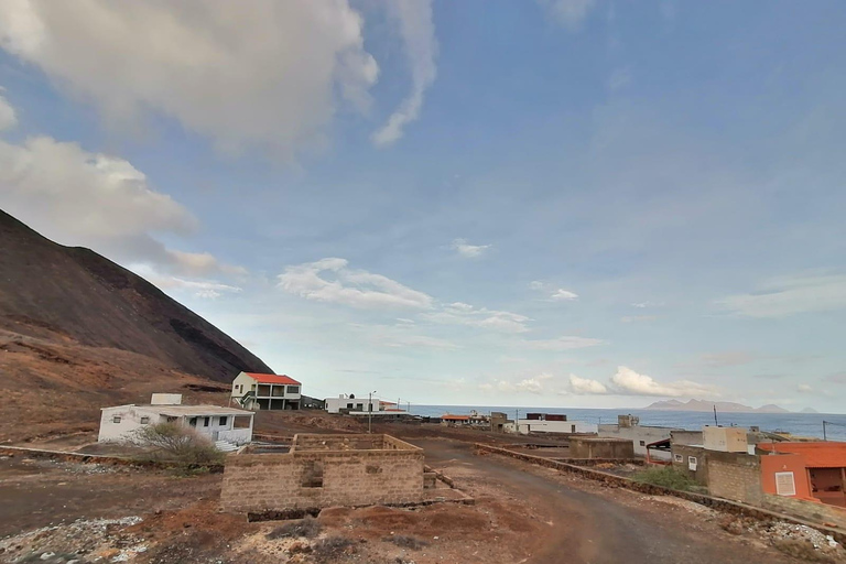 Sao Vicente: Baía das Gatas and Praia Grande Volcano Tour