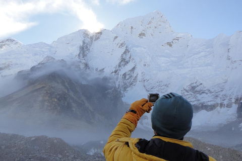 Budget: 12 dagars Everest Base Camp Trek från Katmandu