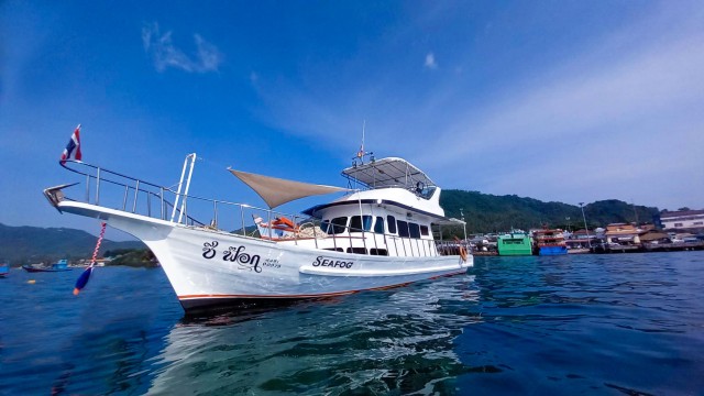 Visit Private Charter Boat Around Koh Tao & Koh Nangyuan in Koh Tao
