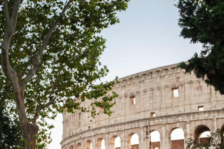Rome: Private Editorial Shoot at Trevi Fountain or Colosseum Early Morning Trevi Fountain: 30-Minute Private Shoot
