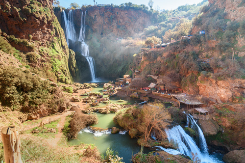 De Marrakech: Excursão de dia inteiro às Cataratas de Ouzoud com passeio de barcoExcursão Compartilhada