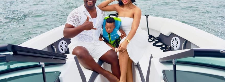 Miami : Location d'un bateau privé avec champagne et capitaine