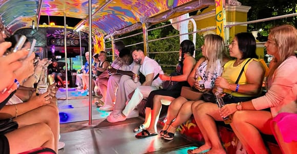 Rumba in Chiva with open bar in Cartagena