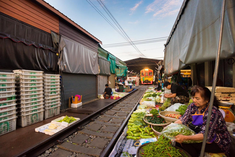 Visite du marché ferroviaire de Damnoen Saduak et Maeklong (visite de groupe)Visite privée