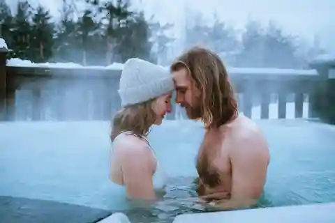 Rovaniemi: Excursión al Hotel de las Nieves Árticas y Experiencia en la Sauna