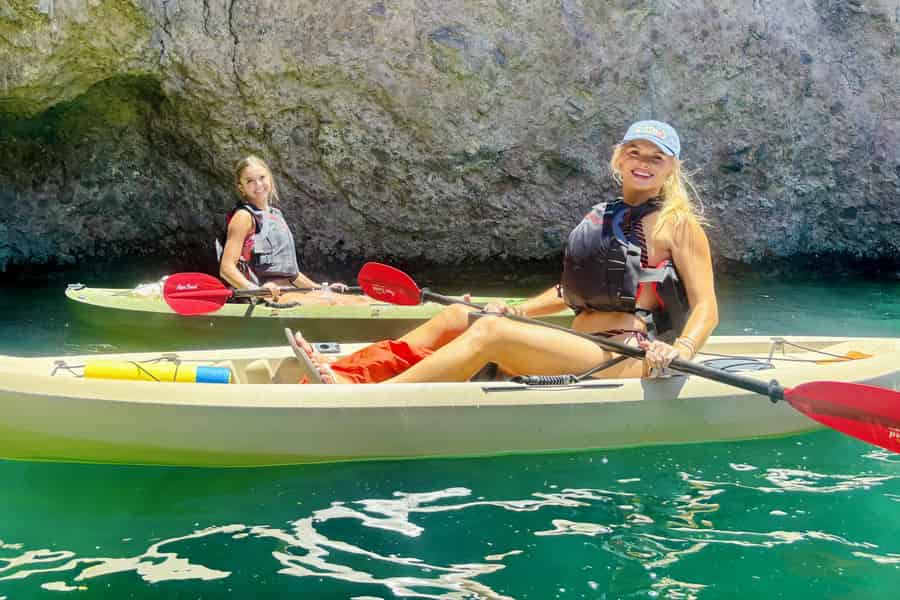 Willow Beach: Ganztägige Kajaktour zur Grotta dello Smeraldo, 3 Grotten + Wanderung. Foto: GetYourGuide Willow Beach: Ganztägige Kajaktour zur Grotta dello Smeraldo, 3 Grotten + Wanderung. Foto: GetYourGuide