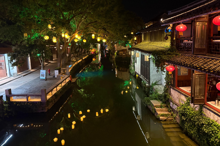Shanghái: Tour avanzado de dos días por la ciudad acuática de ZhouzhuangAccommodation Upgrade: Riverside Room of Antique Canopy Bed
