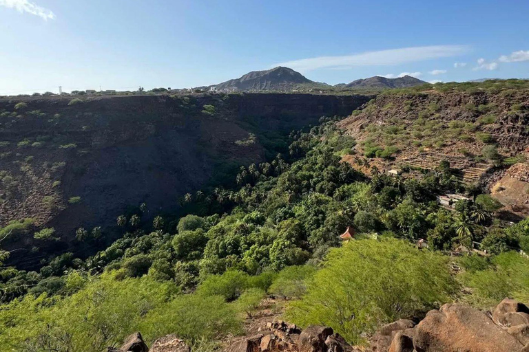 Praia:Cidade Velha Plantations, Grogue Tasting and Fort Tour