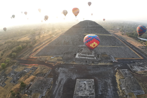 VUELO EN GLOBO TEOTIHUACAN, DESAYUNO EN CUEVA Y RECOGIDAVUELO EN GLOBO SOBRE TEOTIHUACAN Y RECOGIDA EN LA CDMX