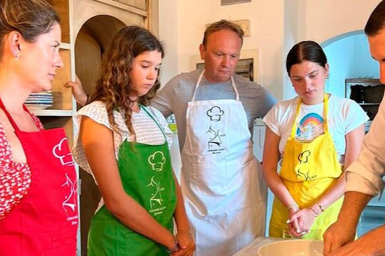 Agadir: Moroccan Cooking Class with Local Family