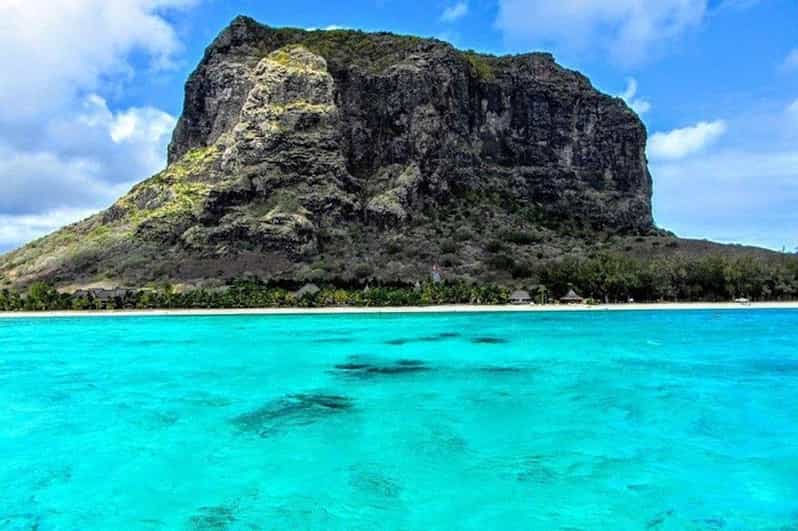 Mauritius: Le Morne Hike and Beach Day with Pickup