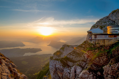 Von Zürich aus: Tagestour auf den Pilatus mit Gondel und Schifffahrt