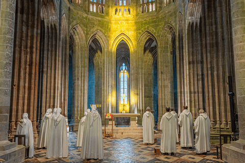 Paris: Giverny, Auvers-sur-Oise & Mont-Saint-Michel Day trip
