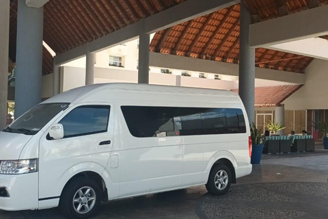 洛斯卡沃斯机场：前往旅游走廊的 VIP 交通洛斯卡沃斯机场：VIP 交通