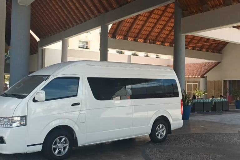 洛斯卡沃斯机场：前往旅游走廊的 VIP 交通洛斯卡沃斯机场：VIP 交通