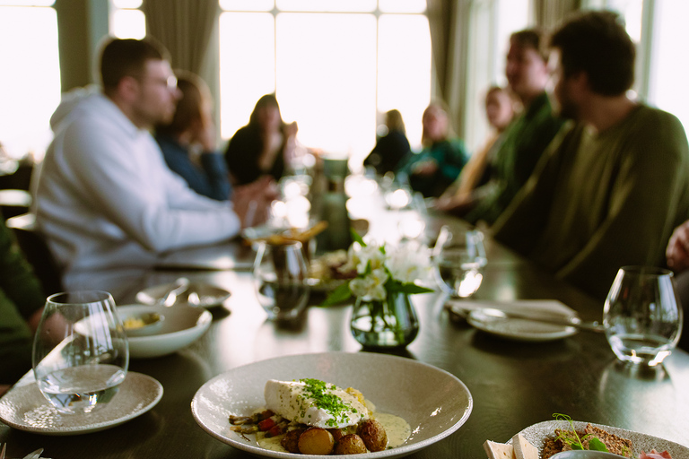 A Taste of Bergen Food Tour with Fløibanen Funicular
