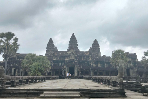 Siem Reap: Angkor Wat Tour with Sunrise Private Guide Angkor Wat, Angkor Thom, Ta Promh Tour & Sunrise by Van