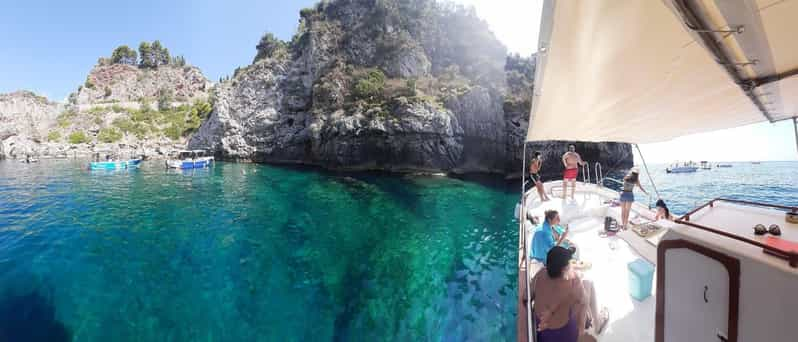 Giardini Naxos Taormina: tour di avvistamento dei delfini al tramonto