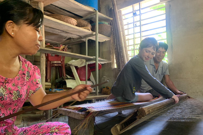 Pédalez à travers la campagne cachée de Hanoi : Une demi-journée à vélo