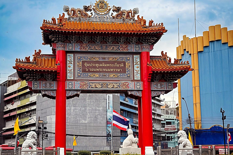 Small Group Bangkok Tour: Street Food, Markets and Temples