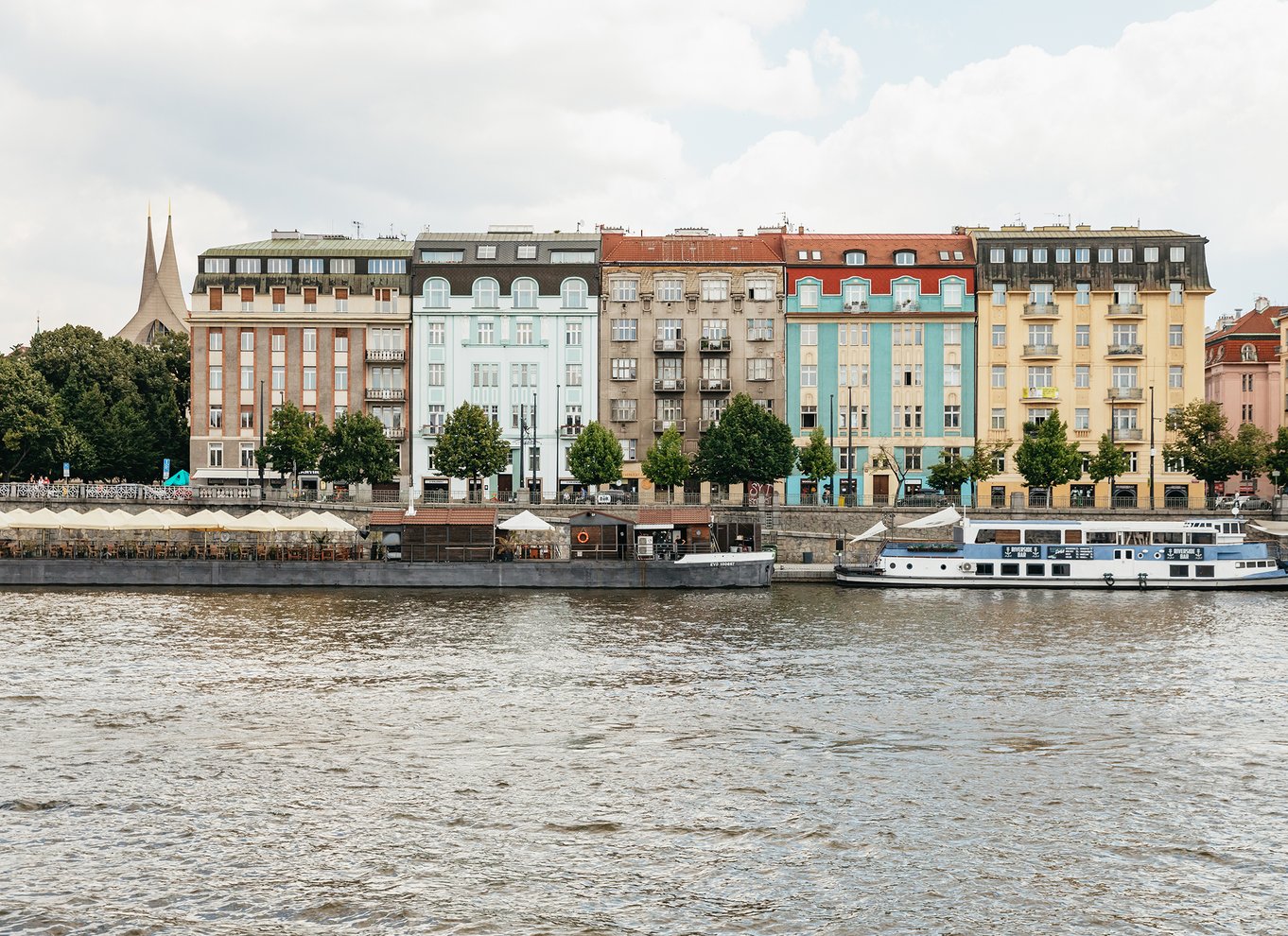 Prag: Frokostkrydstogt på Moldau i en åben glasbåd