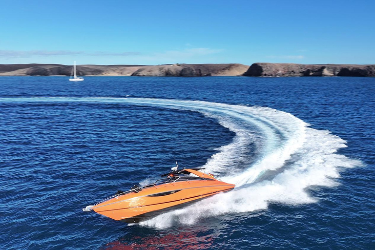 Lanzarote High-Performance Boat: Excursion to Isla de Lobos and Papagayo