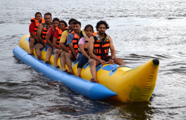Visit Banana Boat Ride in Mount Lavinia in Arugambay