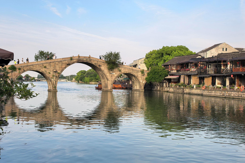 Shanghai: Private Trip to Zhujiajiao Water Town & Yu Garden Group Shanghai Day Tour: Yu Garden, Zhujiajiao & Night Bus 