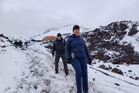 Quito: Cotopaxi Volcano Hike and Limpiopungo Lagoon Tour