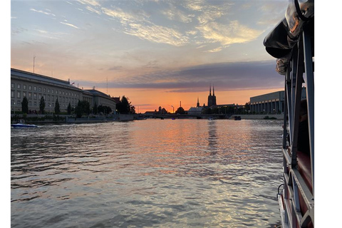 Rejs katamaranem po architekturze WrocławiaWrocław: rejs katamaranem i architektura