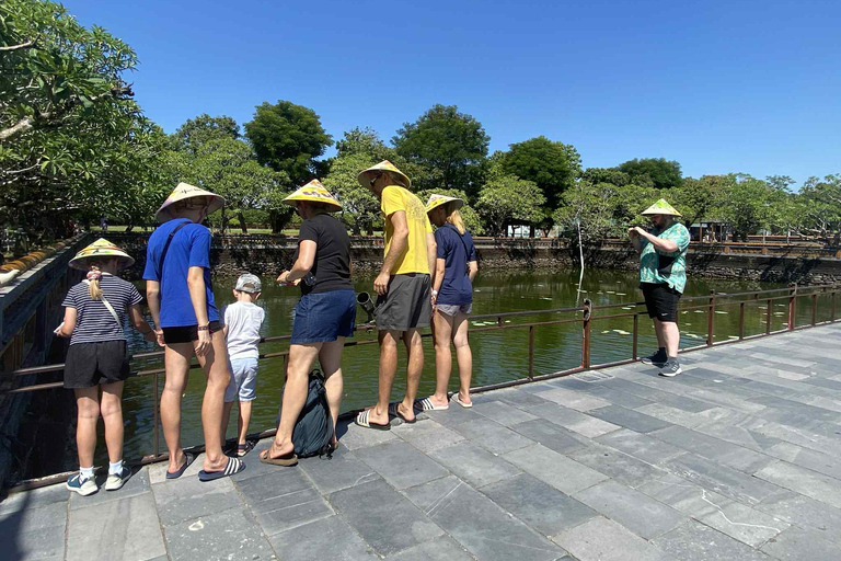 All Inclusive Hue Imperial City Walking Tour with Lunch Hue: Imperial City Walking Tour with Local Gifts