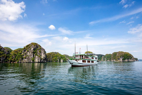 Hanoi: crociera di 2 giorni nella baia di Lan Ha e nell&#039;isola di Cat Ba BEST SELLER