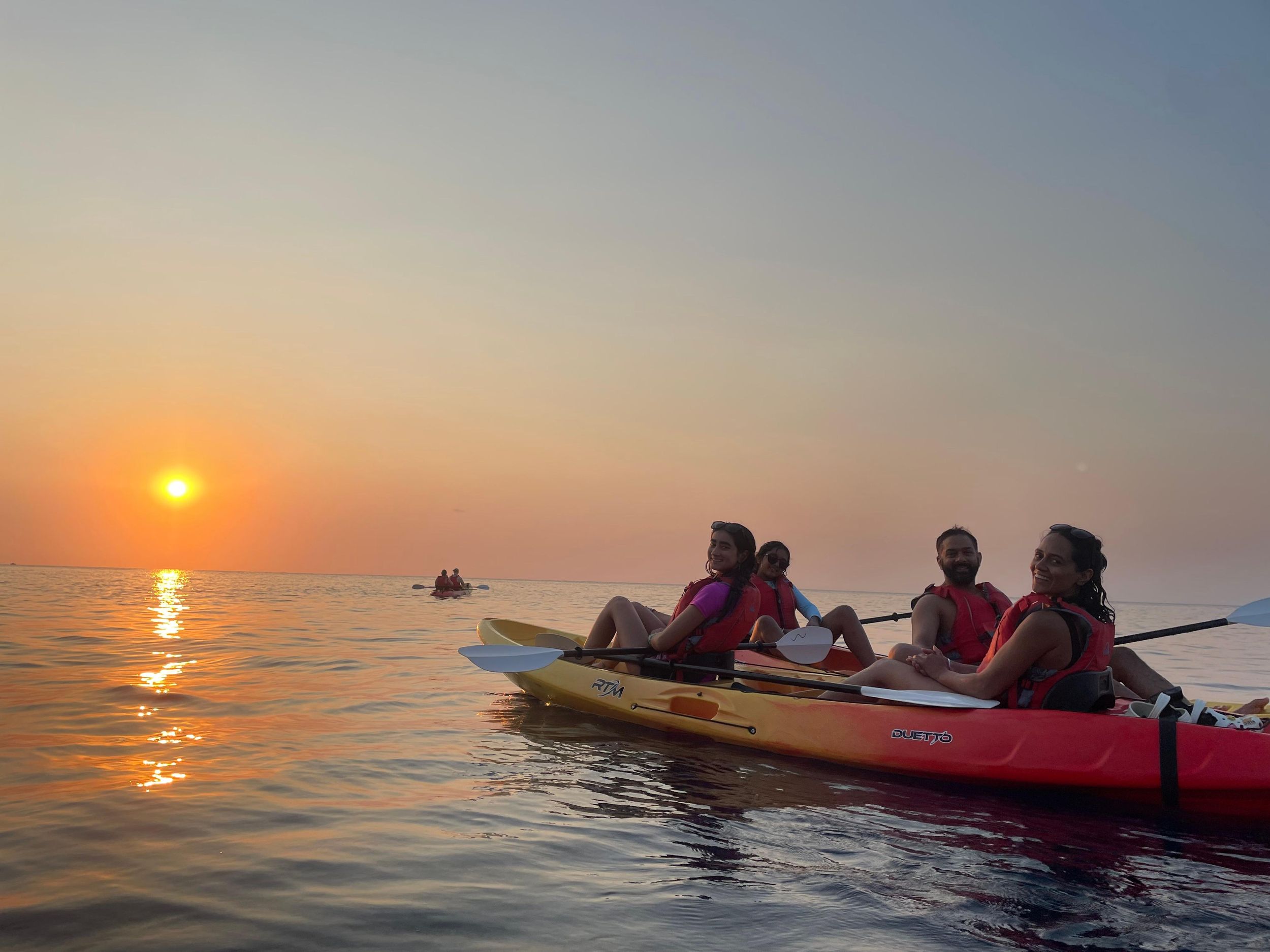 Ibiza: Seekajakfahren bei Sonnenuntergang und Meereshöhlen-Tour
