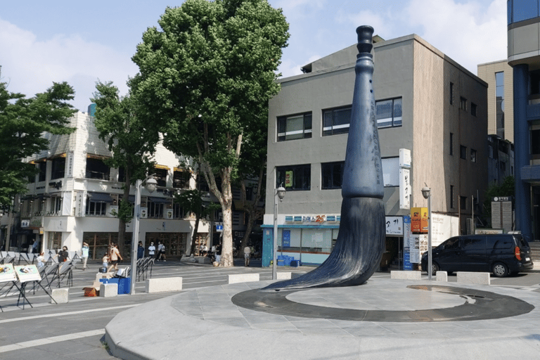 Seúl: tour a pie guiado por Insa-dong y el templo JogyesaSeúl: tour a pie guiado por Insadong y el templo Jogye