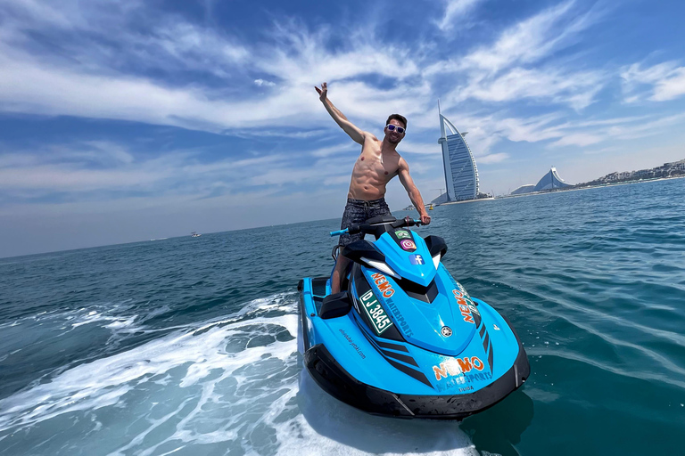 Dubai: Noleggio di moto d&#039;acqua al Burj Al Arab con gelato e foto