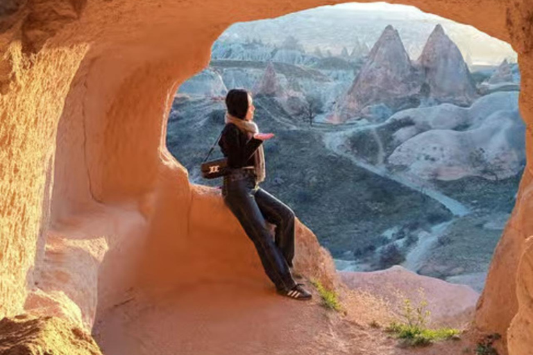 Cappadocia: Rose Valley Sunrise Hike with Balloons View
