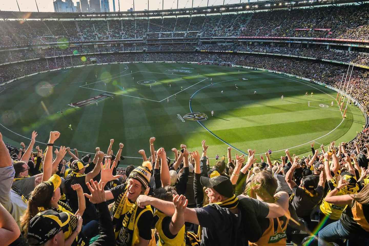 Melbourne: Aussie Rules Football Match & Sports Walking Tour - Melbourne: Aussie Rules Football Match & Sports Walking Tour