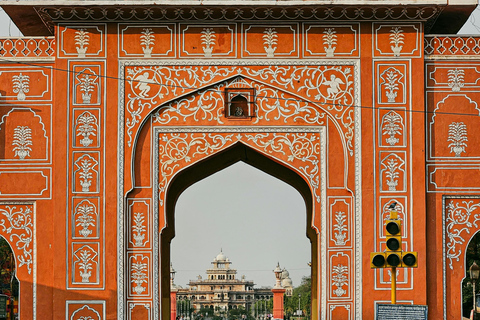 From Delhi: Luxury 9-Day Golden Triangle Tour of India Private Tour with 3-Star Accommodation & Return Flight